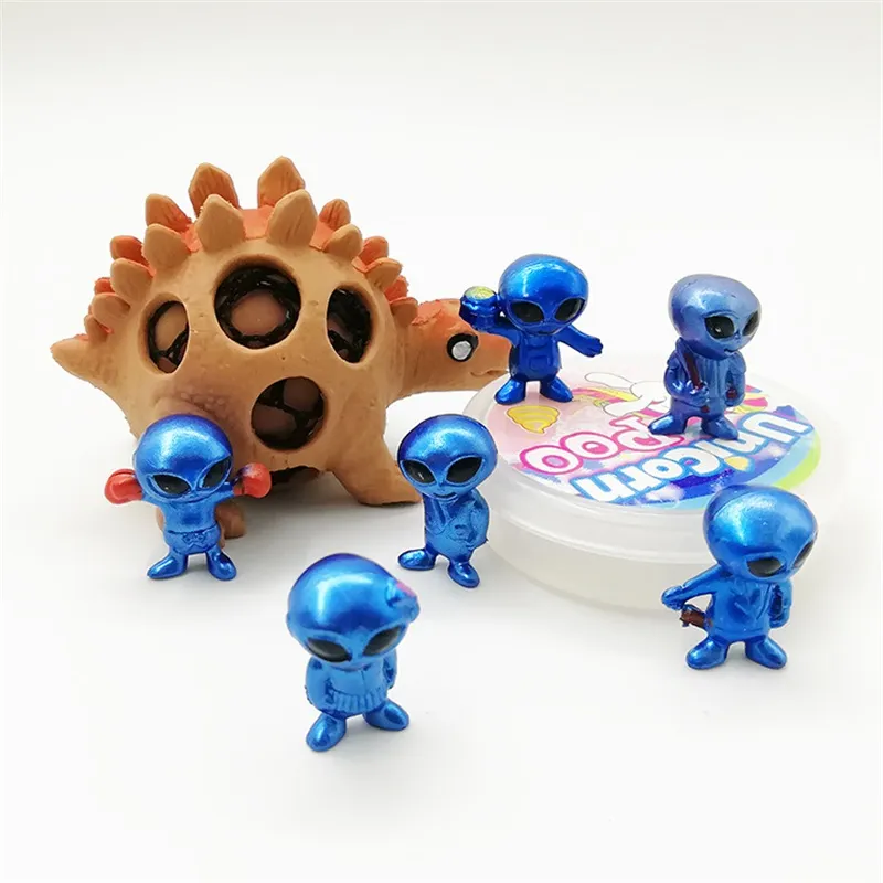 Fidget Toys Creative PVC Dibujos animados tridimensional Imagen alienígena Personaje Adorno Micro Paisaje Muñeca Muñeca de mano