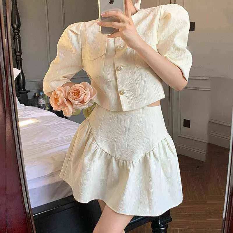 High Quality 2021 Summer Elegant Outfit Women Pearl Buckle Crop Top Jacket Coat Mini Skirt Sets Lady 2 Piece Suits Femme T220729