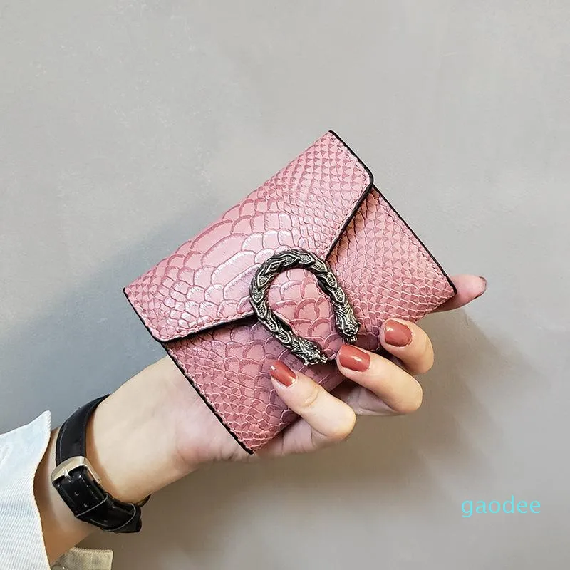 Nouveau portefeuille design petit portefeuille femmes court rétro discount porte-monnaie sac en cuir 2022