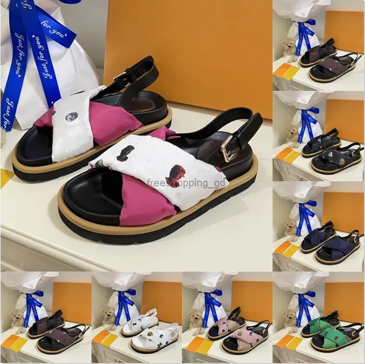 Designer Women Sandals Rubber Slippers Cross Tarps Mimi Double Flip Flops Jelly Platform Slides Adjustable Buckle Candy Color Slipper