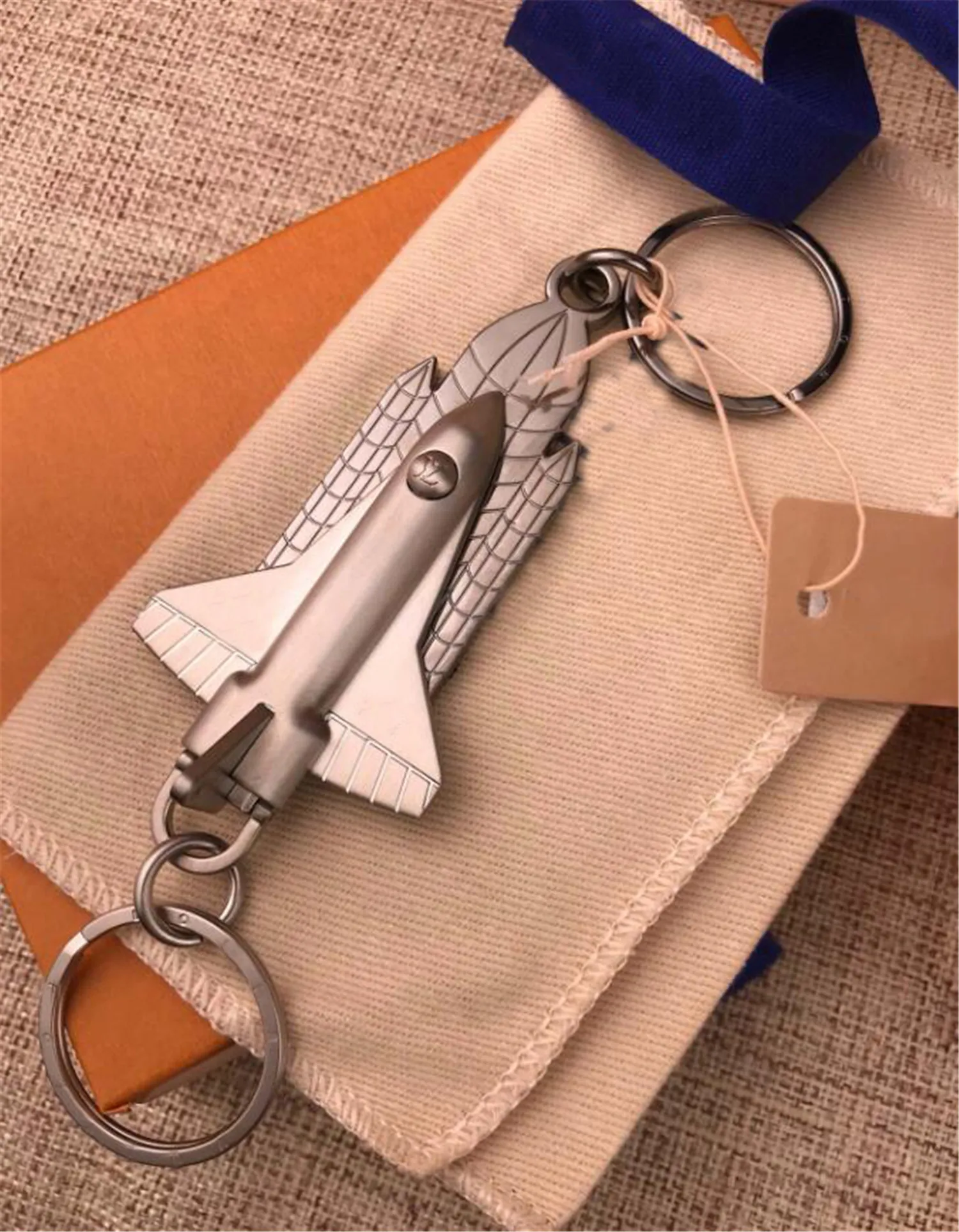 Keychain Designer Key Chain Luxury Bag Charm Keychain Alloy Airplane Shape Stylish Buckle Famous Designer S Key Chain Bag Ring 400