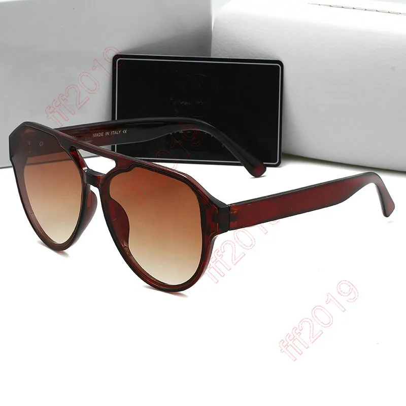 2022 Czarne okrągłe okulary przeciwsłoneczne Vintage Women Men Men Designer Podwójny most Słońce Kamulki Kobieta Moda Okulowanie Outdoor UV400 Lunette de Soleil