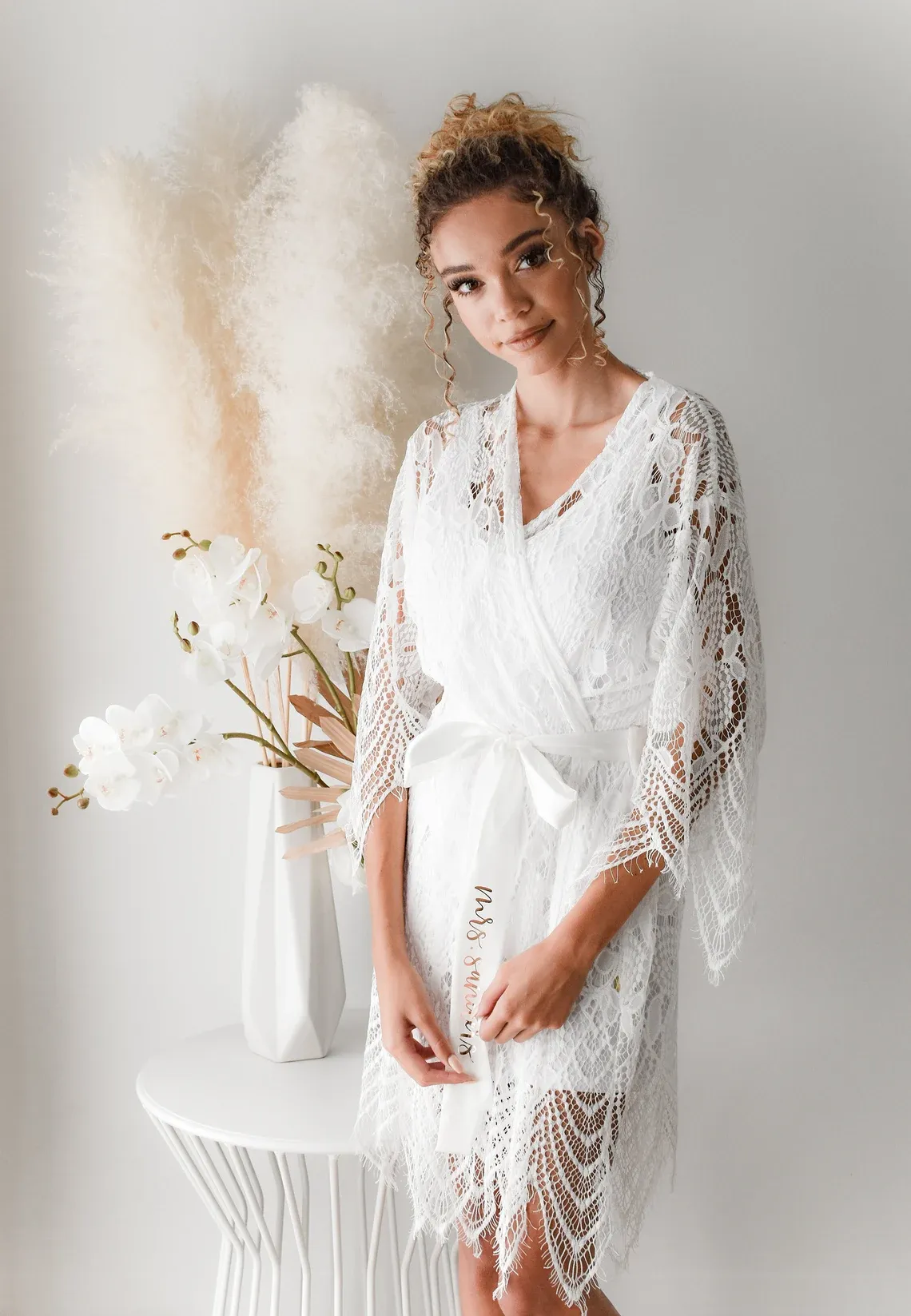 Lace Wedding Party Robes: Personalized Bridal Bridesmaid Robes