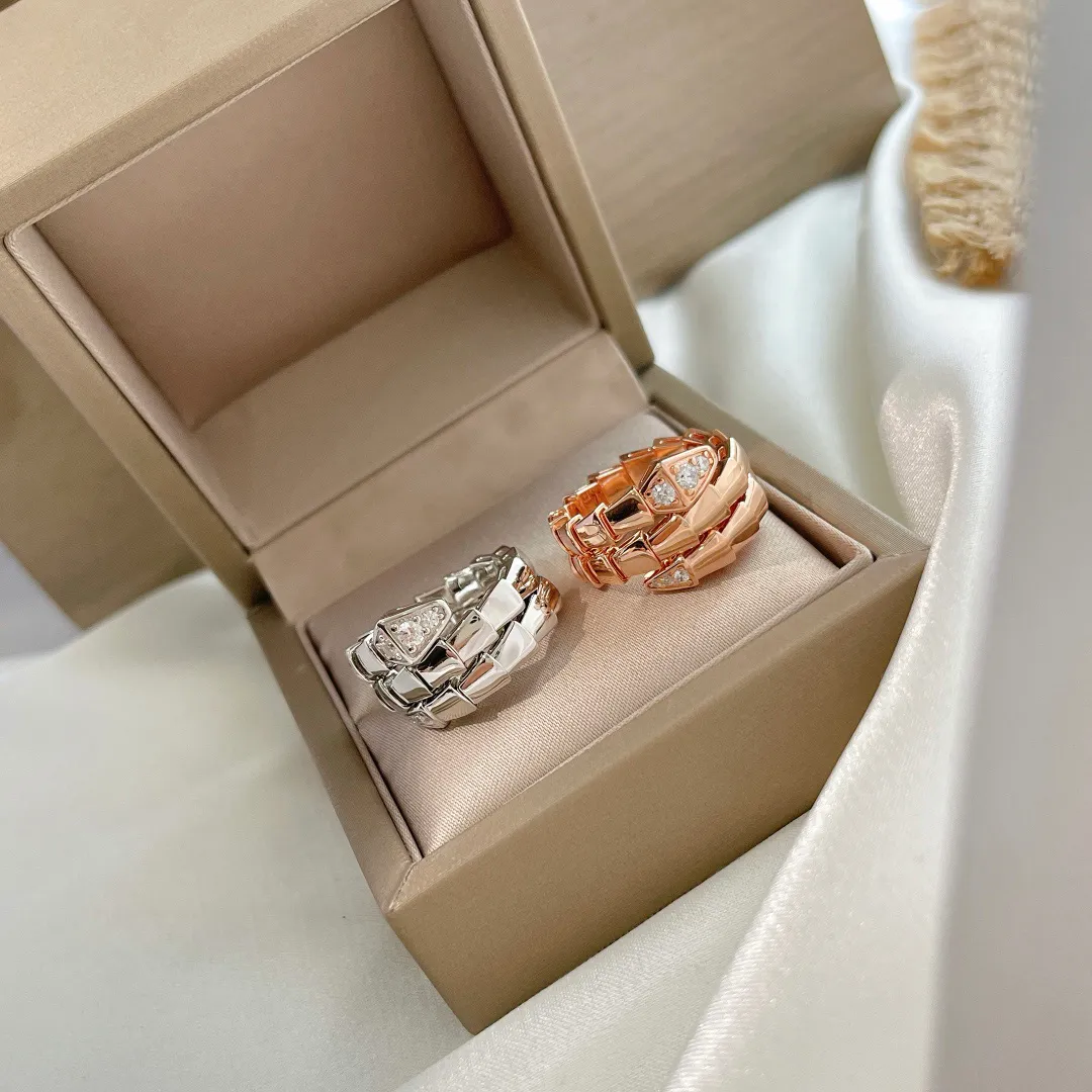 Cluster Rings Luxury Designer Ring Solid Colour Diamond Set Snake Rings High Quality Fashion Temperament Valentines Day Gift Rings Matchless Trendyring Very