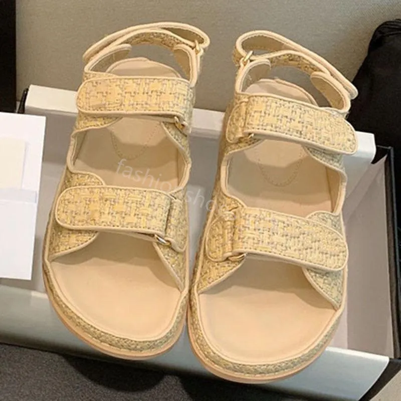 Designer Dames Sandalen Hoge Kwaliteit Dames Slides Kristal Kalfsleer Casual schoenen gewatteerd Platform Zomer Strand Slipper 35-42 Met doos en boodschappentas 11 kleur