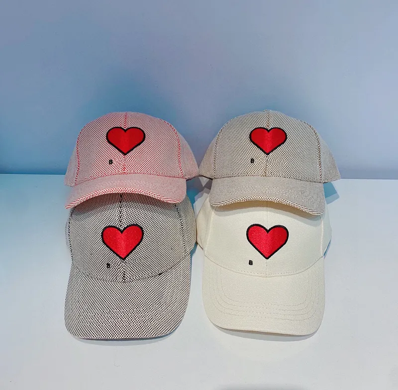 Czapki z wzorem serca Mężczyzna i kobieta hip -hopowe HATS HATS Outdoor Sports Travel Wysokiej jakości marka słoneczne czapki