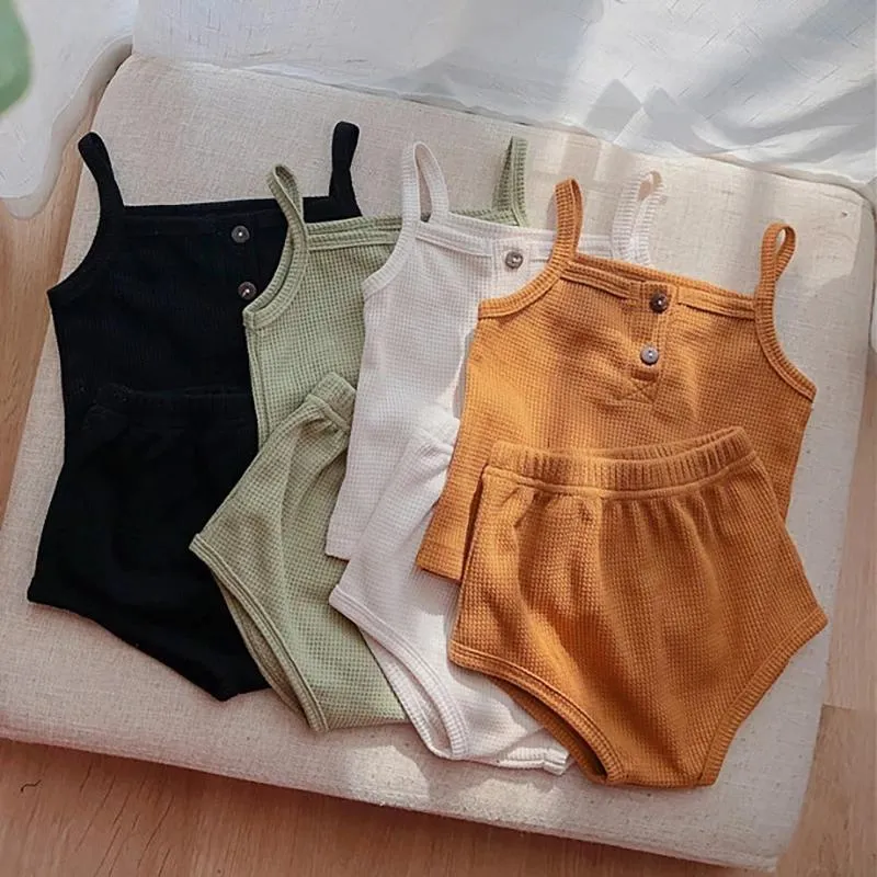 Set di abbigliamento 2022 Set estivo per bambini Solido Abbigliamento per ragazzi Canotta e pantaloncini Completo da 2 pezzi