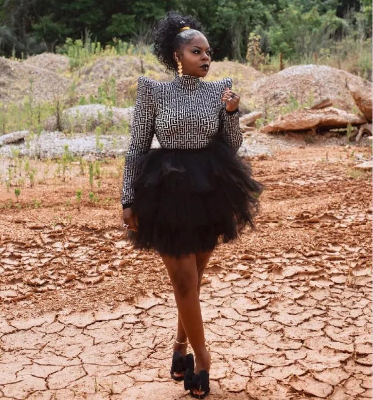 Jupes Le Style de rue noir court Tulle femmes volants à plusieurs niveaux élastique Mini jupe Maxi Tutu jupes inférieures