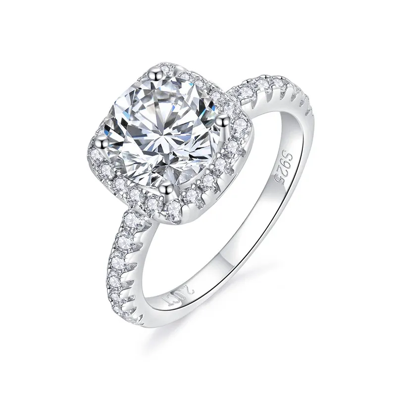 Anello di fidanzamento della moissanite a 2 carati Gioielli da sposa con diamante sintetico in argento sterling