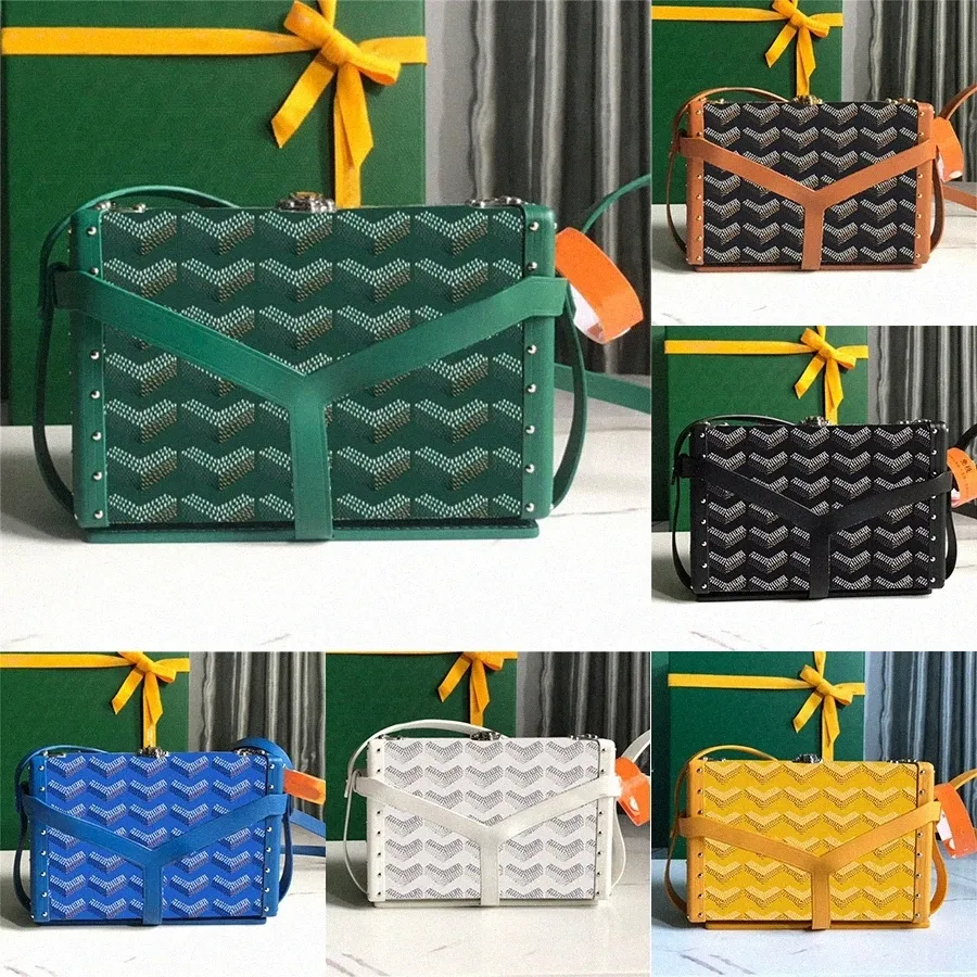 Goyard box clutch clearance