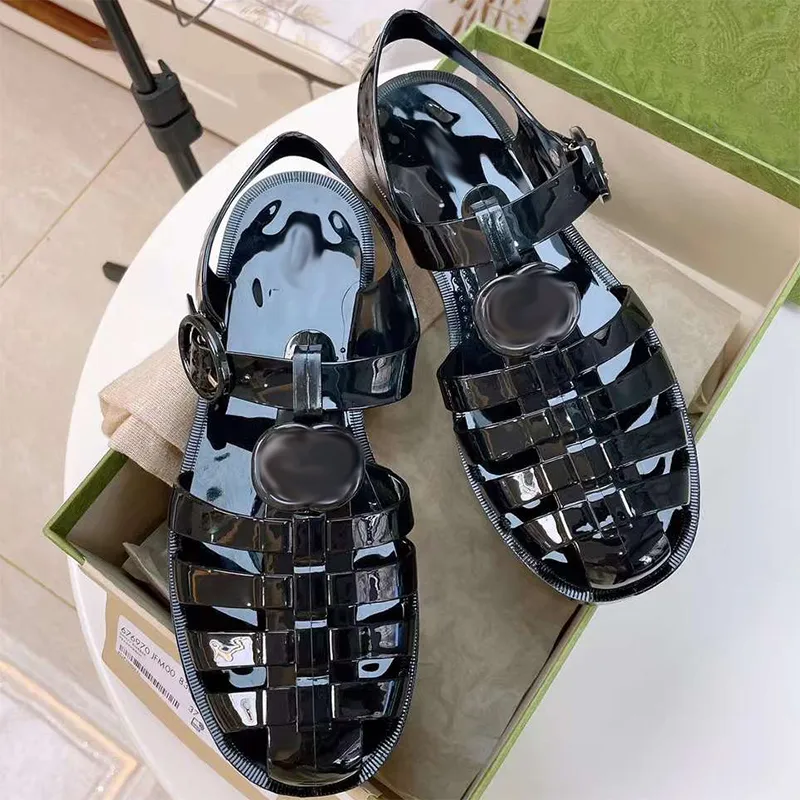 Sandali da donna Designer di lusso Doppia G Scarpe in gomma trasparente Piedi avvolti Piattaforma Jelly Solid Black Con fibbia Sandali antiscivolo con fondo piatto Con scatola NO367