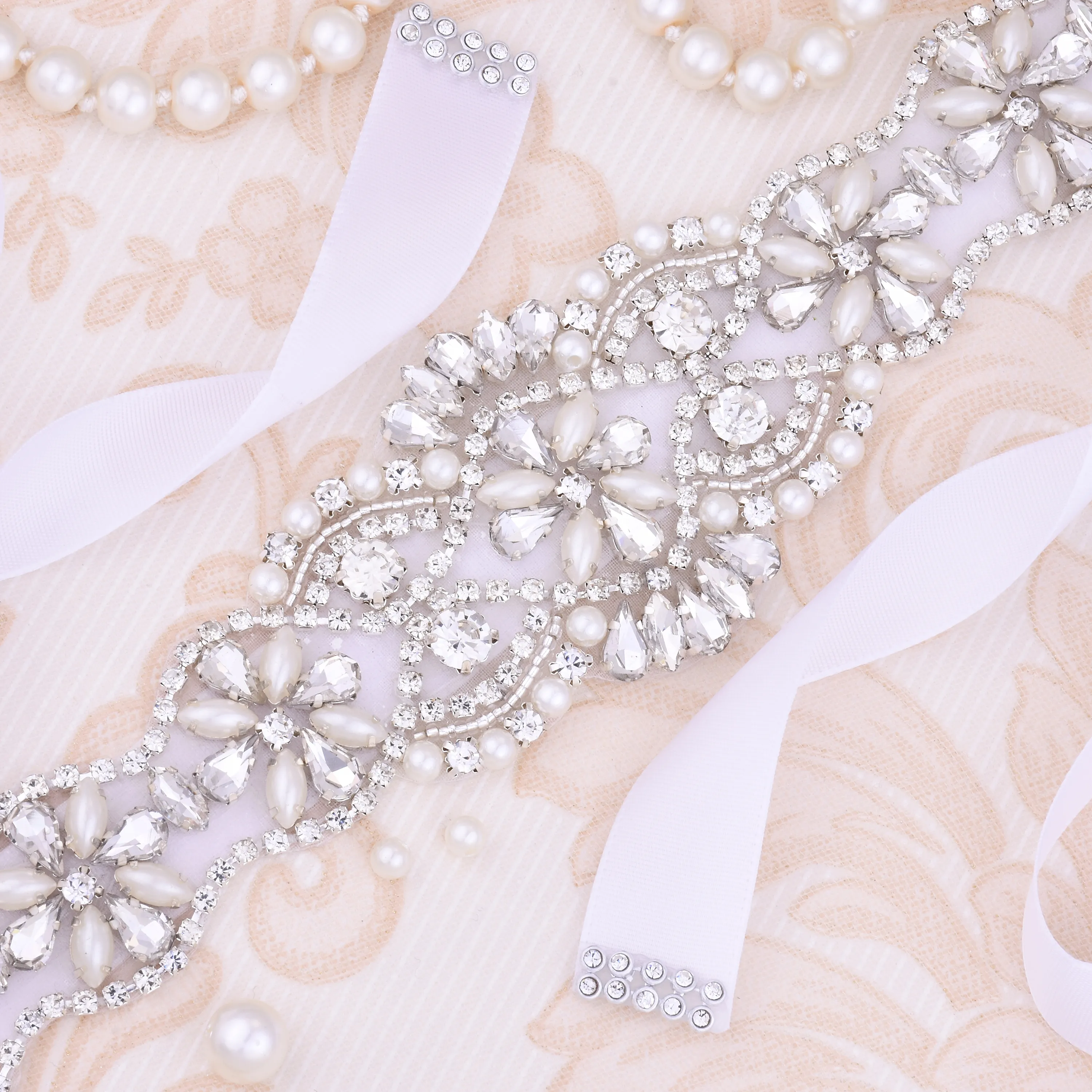 Pärlor bröllop gynnar bälte kristall brudbältes sliver rhinestones satin fönster för klänningstillbehör