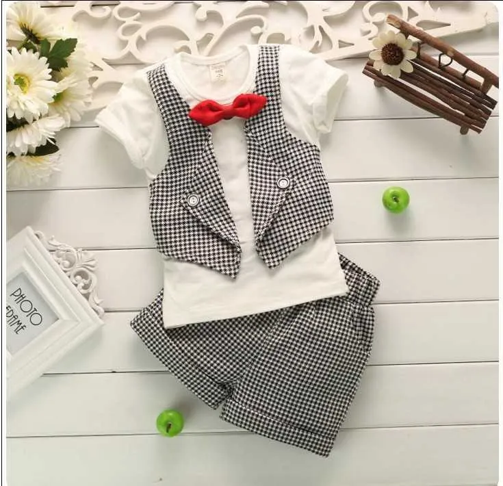 Yeni perakende yaz bebek erkek beyefendi giyim setleri Toddler kısa kollu tişörtlü bowtie şortlu 2pcs set çocuklar takım elbise erkek bebek kıyafetleri
