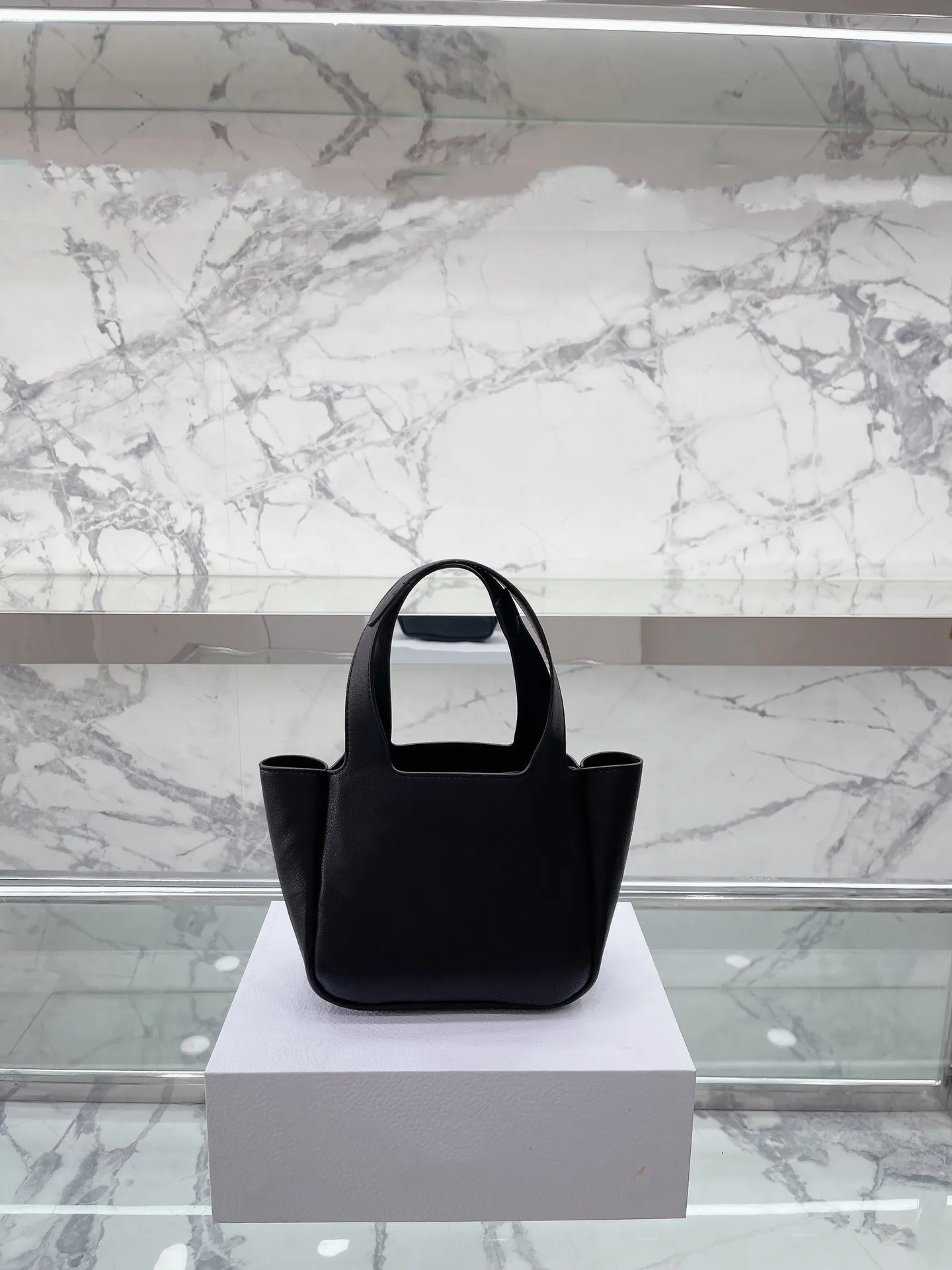 حقيبة Crossbody حقيبة التسوق ، حقيبة سلة الإبط الجديدة خفيفة وعصرية