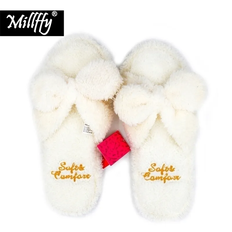 Millffy Fluffy Slippers Plush Shoppers Clea Feminina Flip Flip Flip Kawaii Sapatos Sapateiros Branco de Piso Y201026