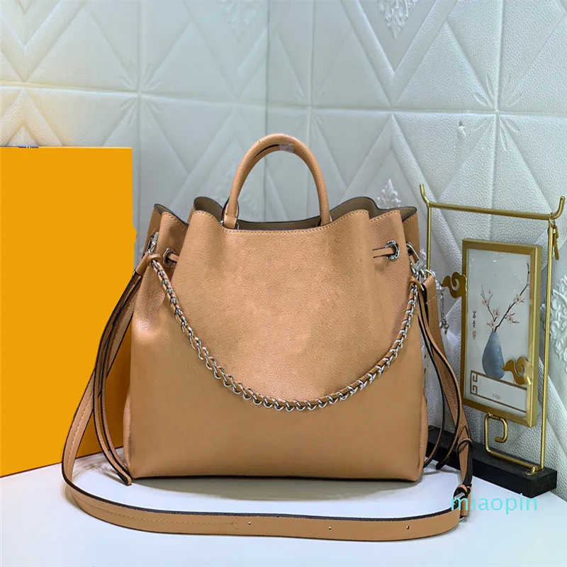 5A + أعلى جودة بيلا حمل الحقائب مصمم النساء الفاخرة Crossbody المصممين حقيبة الكتف وضع الطيران الكلاسيكية 32 سم مخلب جلد البقر مثقب