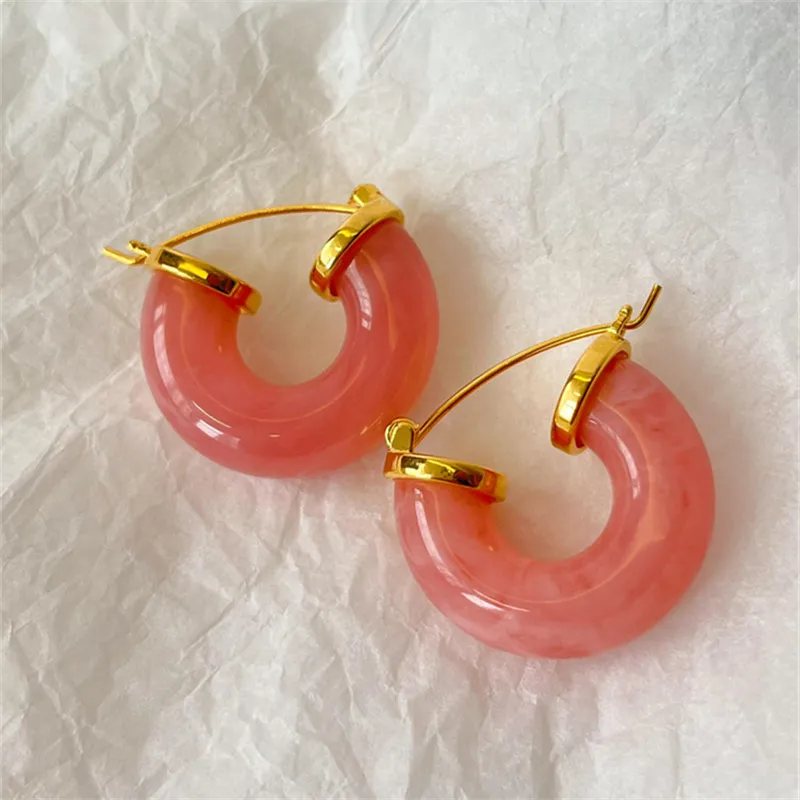 Boucles d'oreilles en résine rose fleur de cerisier français Stud femme été conception de niche haut de gamme en forme de U Ins mode doux bijoux assortis