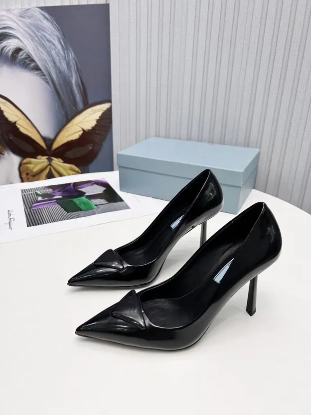 Chaussures pointues deals talon carré