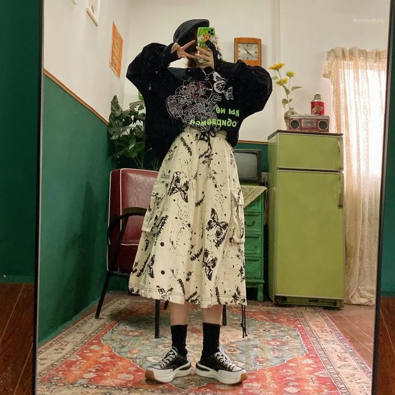Skirts Autumn / Winter 2022 Street Retro Butterfly Print Skirt Loose Casual Work Clothes Japanese Large Pocket Fashion