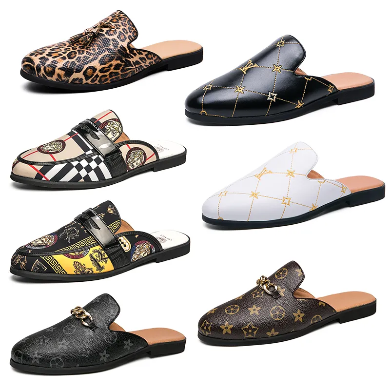 Högsta kvalitet män lyx märke designer tofflor horsebit metal spänne leopard print äkta läder mulor svart bruna flip flops mors casual lata skor