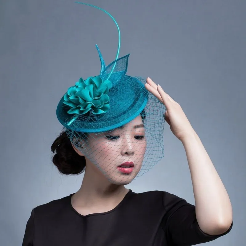 Kobiety Chic Fascinator Hat Cocktail Wedding Party Kościół Chluba kentucky Nakrycia Głowy Akcesoria Do Włosów Z Piór Sinamay Fascinators 220805