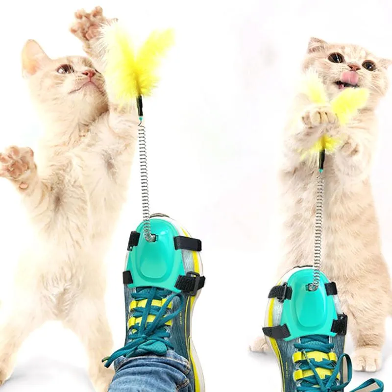 猫のおもちゃ1PCSクリエイティブスプリングティーザーおもちゃインタラクティブな楽しいフットコントロールワンドペット用品は子猫を好む