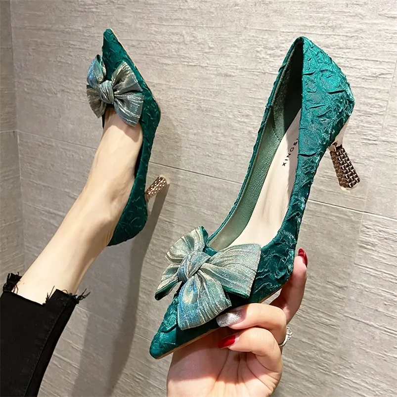 Décolleté in seta verde con papillon per donna Sexy con punta a punta in metallo con tacco a spillo Scarpe da festa per la festa nuziale Donna 220810