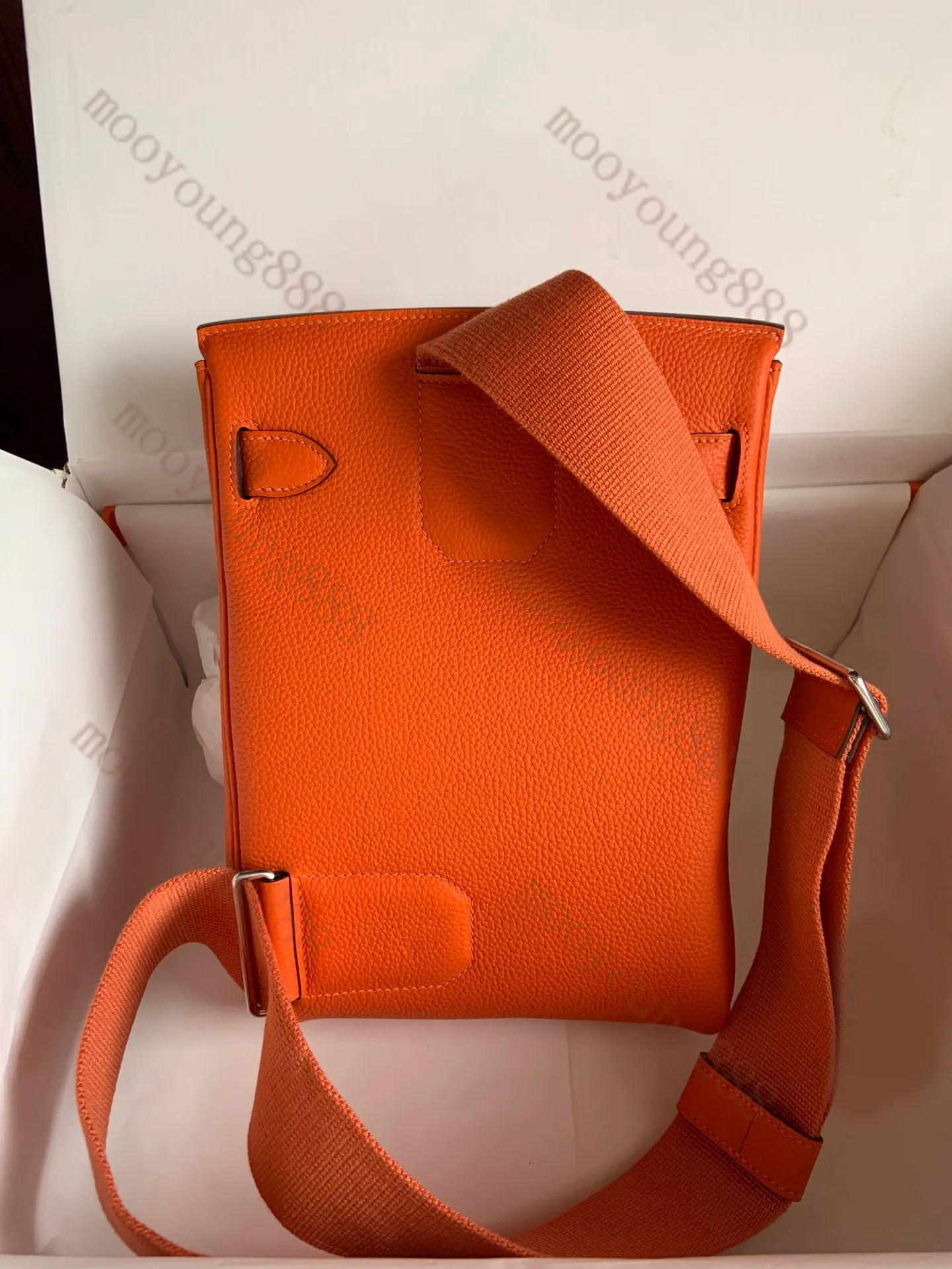Shoulder bag with waist strap hotsell