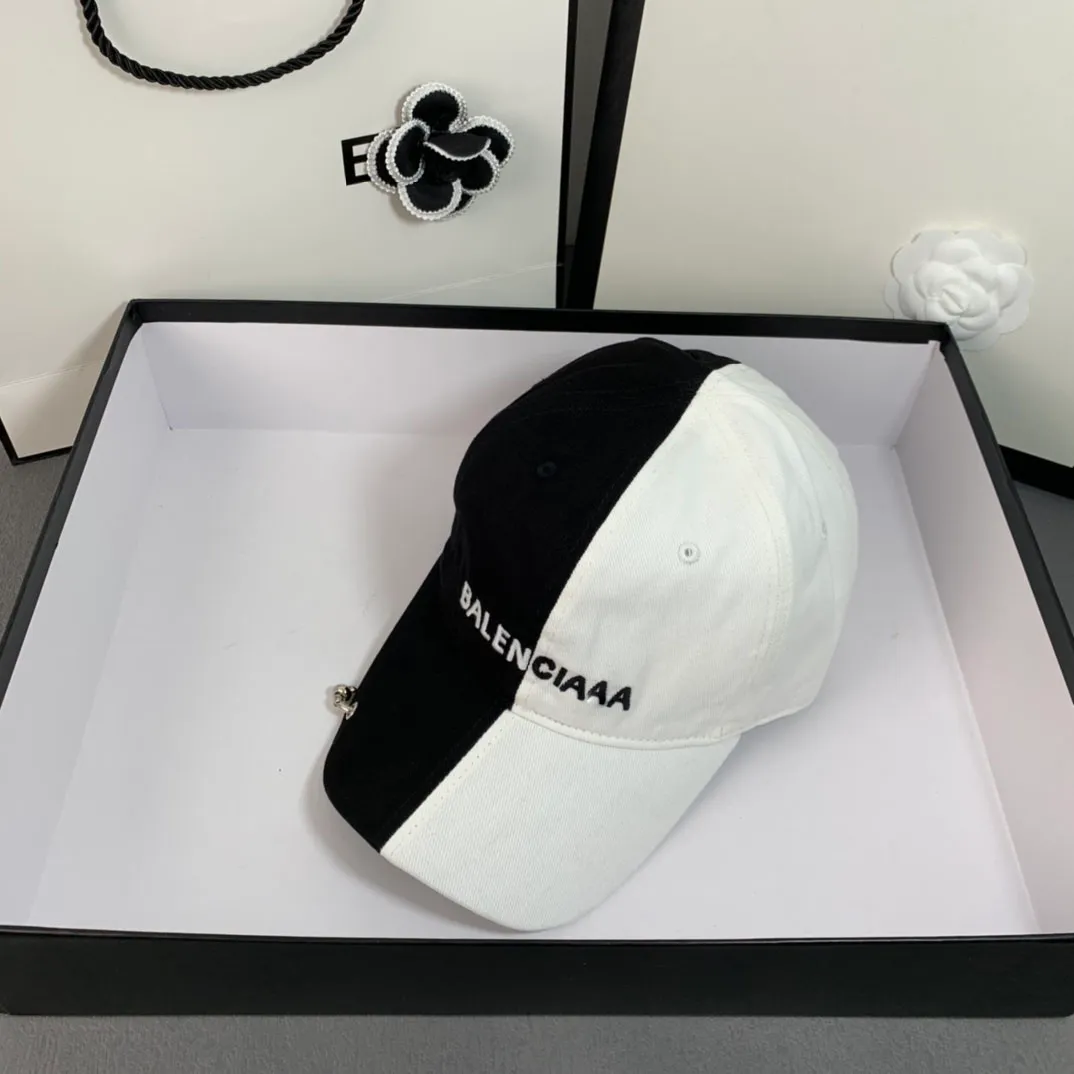 Mäns baseballmössa designer baseball cap herrmode sömmar dubbel färg lykta brev broderi utomhus fritid svartvit hatt