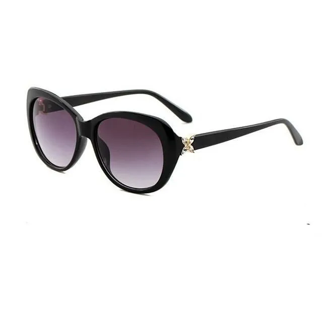 Lunettes de soleil design de luxe avec diamant classique cadre PC lunettes de soleil de plage pour hommes femmes 5 couleurs en option numéro 4048