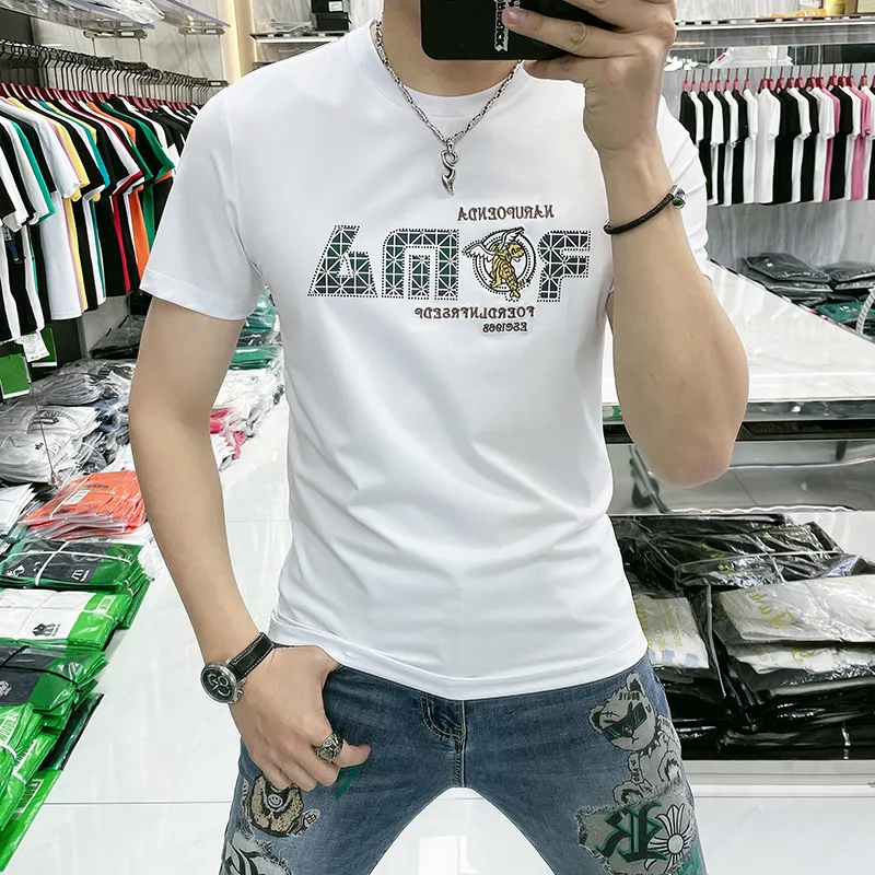 T-shirt à manches courtes pour hommes Slim Casual Print Hot Diamond 2022 Summer New Fashion Brand Male Tees Haute Qualité Homme Top Vêtements Puls Taille M-7XL