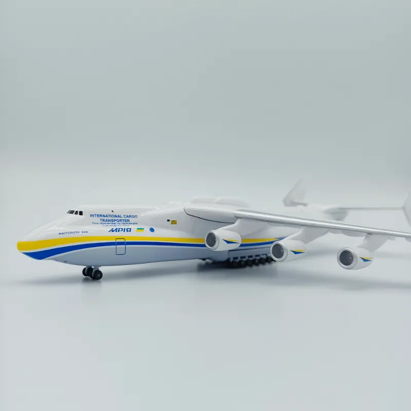 Antonov An-225 "Mriya" Modello di aereo in plastica Scala 1/400 Visualizzazione statica Collezione per adulti Mini corsia Giocattoli Ragazzi Regalo 21 cm 220707