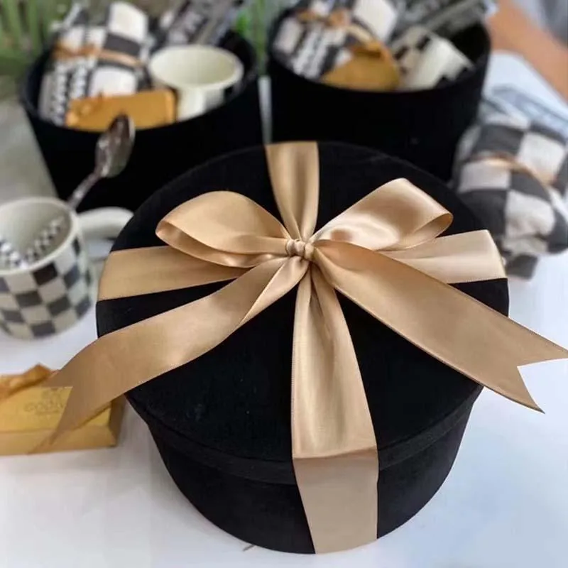 Gift Wrap White 20cm Round Boxes With Lids Cardboard Flower Package Box Wedding Decora Table Centerpieces Anniversary Party SuppliesGift