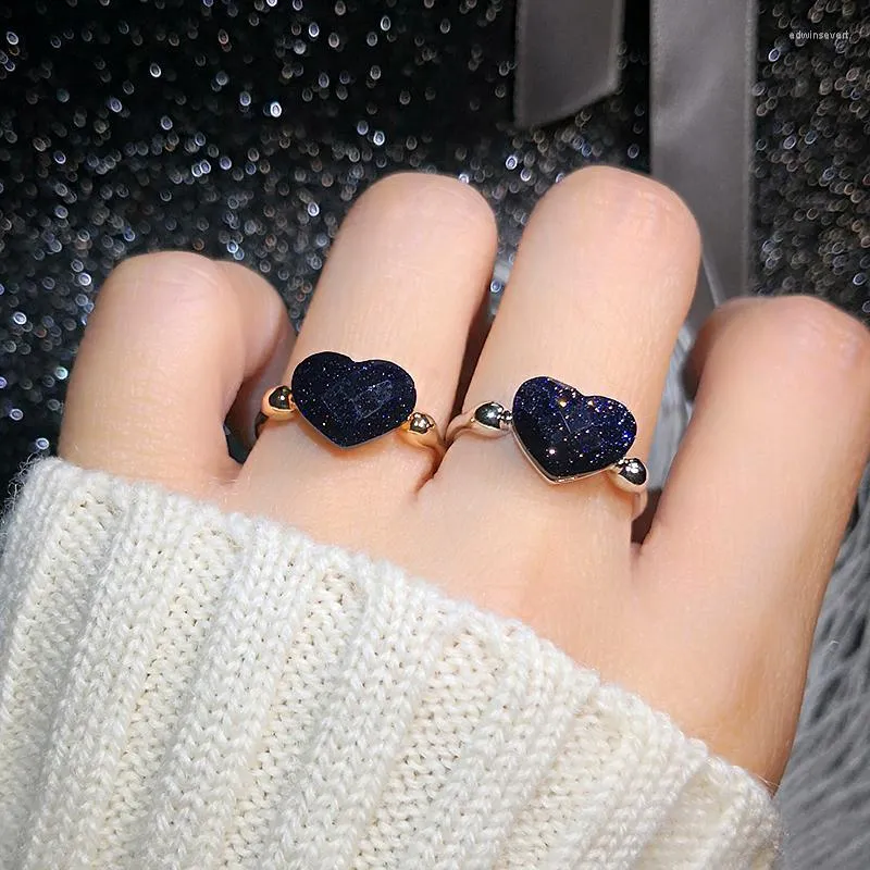 Обручальные кольца жесткая форма хрустальной формы сердца Blue Sands Черное розовое золото