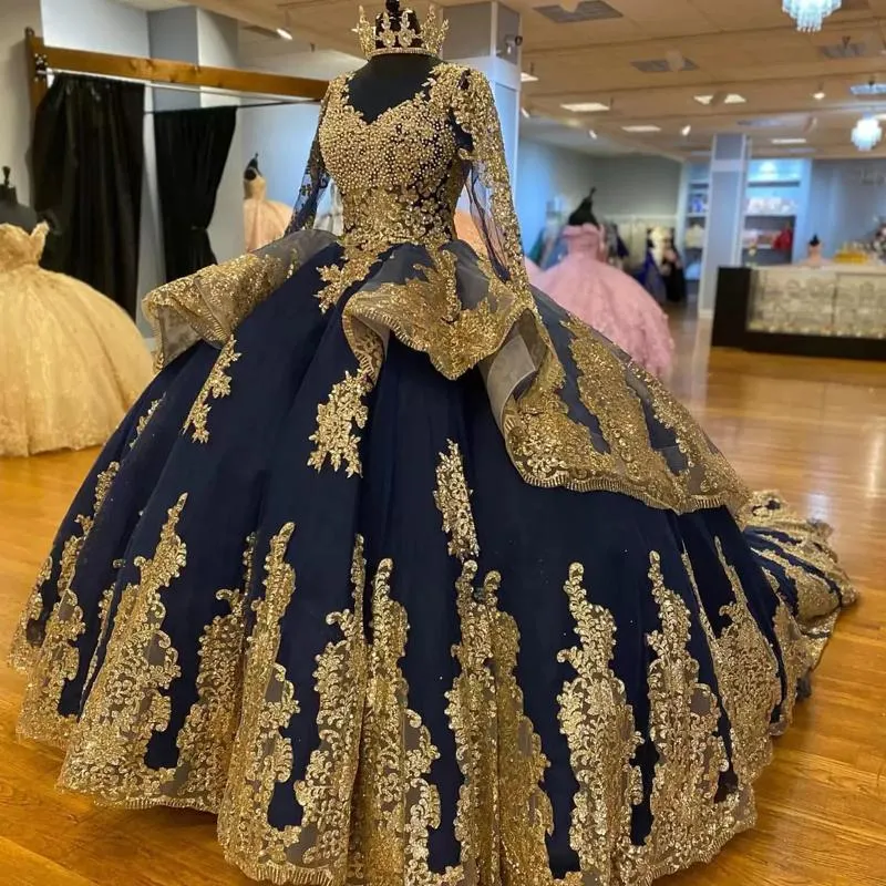 2022 Princess Marinblå Quinceanera Klänningar Långa ärmar Guld Applikation Beading Sweet 16 Klänning balklänningar festklänningar vestidos de 15 anos