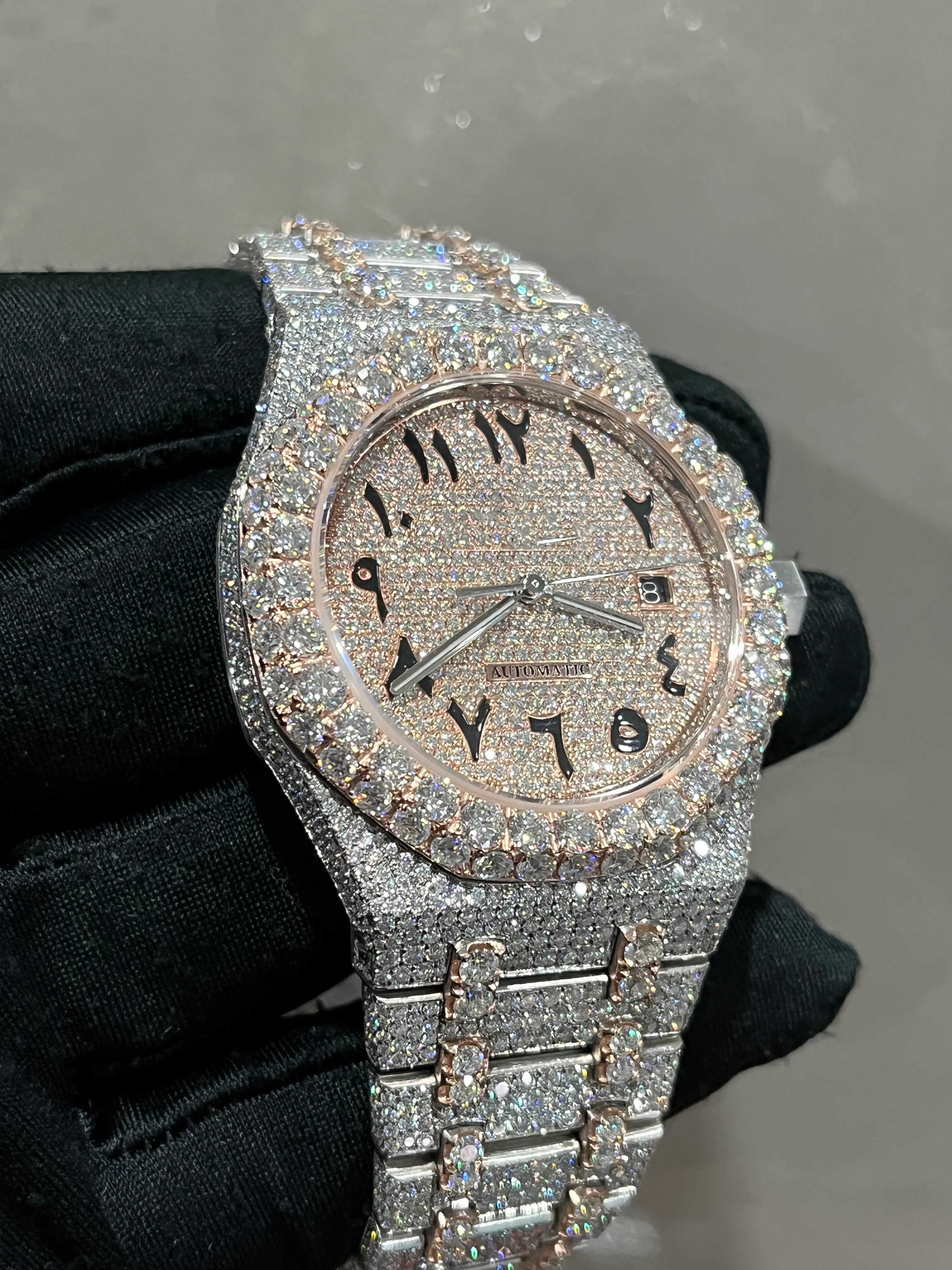 10A Dignoże Diamond Watches Limited Sale Watch Pure Ręcznie Inkrustowani niestandardowi MOSSANITE Luksusowe pełne diament