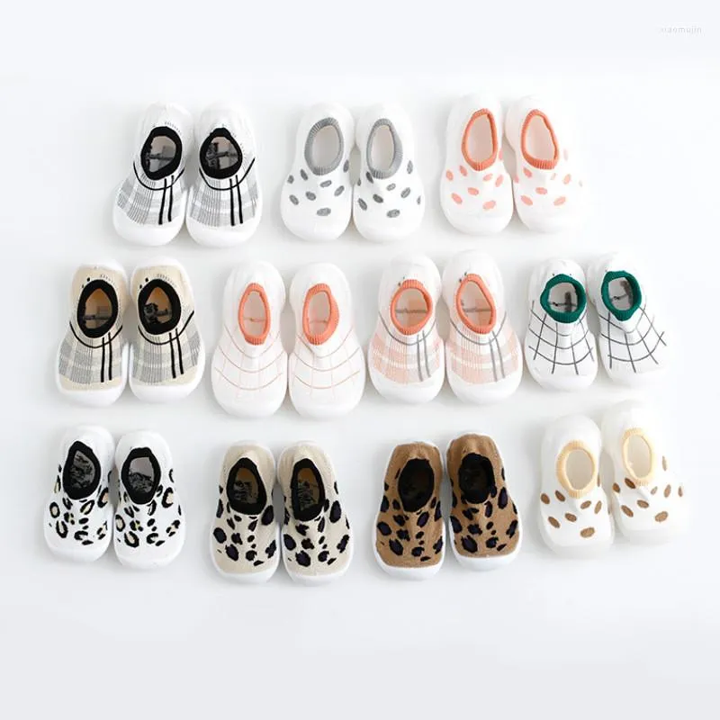 Premiers marcheurs bébé chaussures de marche pour bébé enfant en bas âge unisexe filles garçons léopard intérieur fond souple antidérapant ShoesFirst