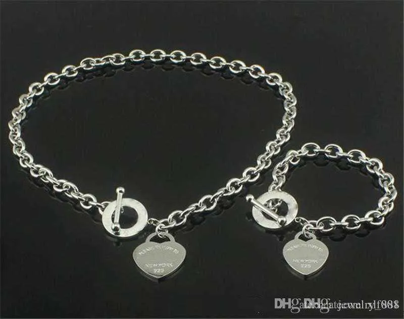 Vente chaude anniversaire cadeau de noël Sier amour collier Bracelet ensemble déclaration de mariage bijoux coeur pendentif colliers 5555