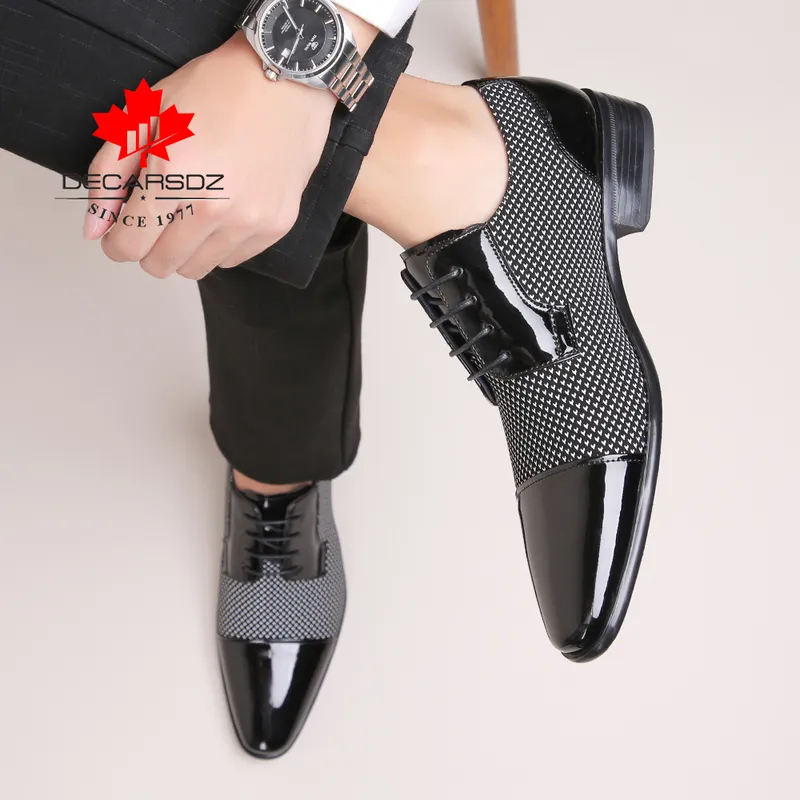 Decarsdz män klänning skor mode formella skor man bröllopsfest stil comfy classic design högkvalitativa män skor 220321