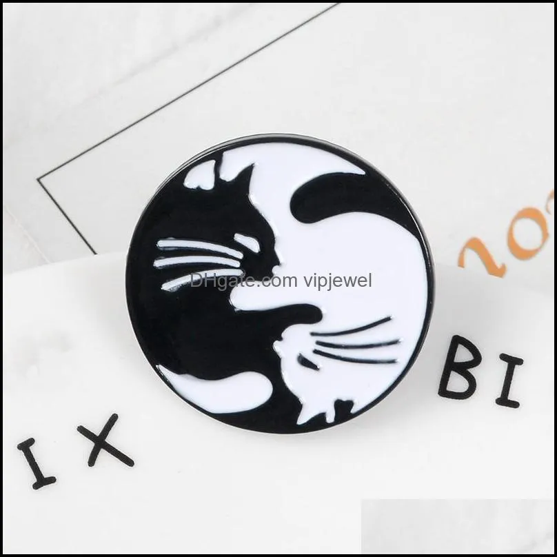 european black and white cat clasp round brooches pins unisex alloy circle  bag badge ornaments accessories for suit backpack clothes hat animal