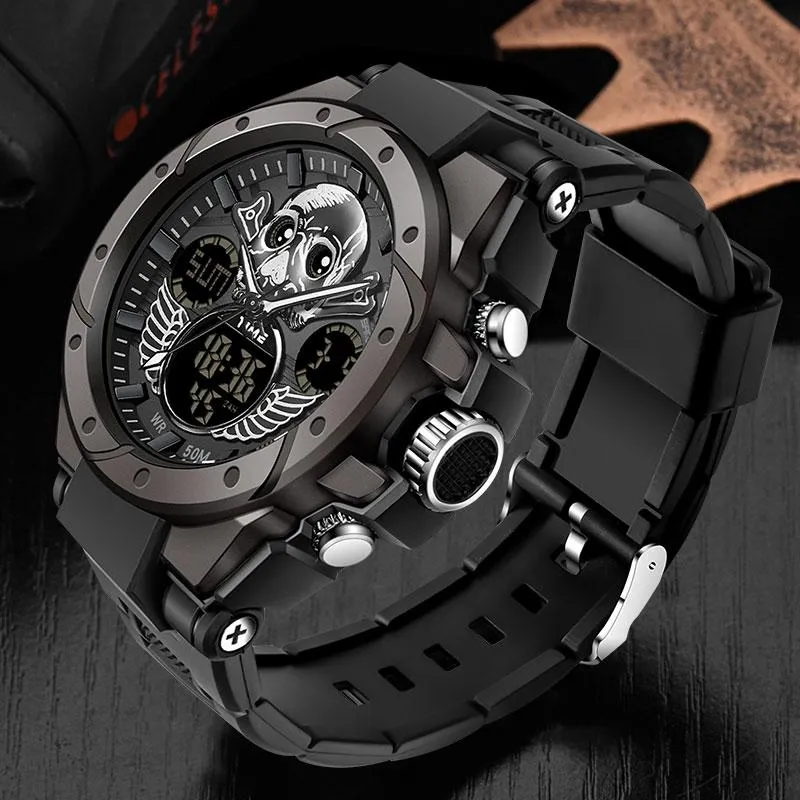 腕時計スカルデジタルウォッチメンスポーツウォッチ時計の雄の手首の時計の防水腕面の腕時計ブランドSanda Hour 6087