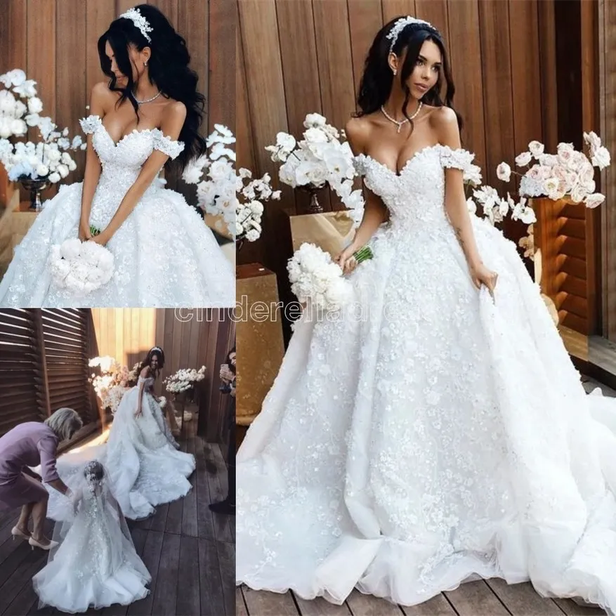 2022 Vestidos de novia de encaje de marfil blanco romántico Elegante fuera del hombro Árabe Una línea Apliques Fruncido Tren largo Vestidos de novia BA9188 B0803