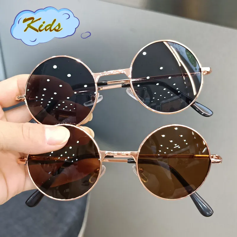 Мода классические дети маленькие круглые солнцезащитные очки Cool Boys Girls Vintage Brand Design Metal Sun Glasses Детские очки Летние очки