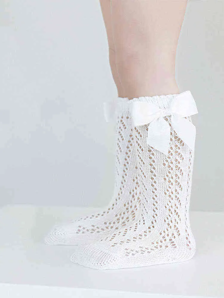 Verano Color Sólido Arco Español Princesa Calcetines Blancos Malla Ahueca Hacia Fuera Puntada Fina Hasta la Rodilla Medias Largas de Tubo para Niños Niñas J220621