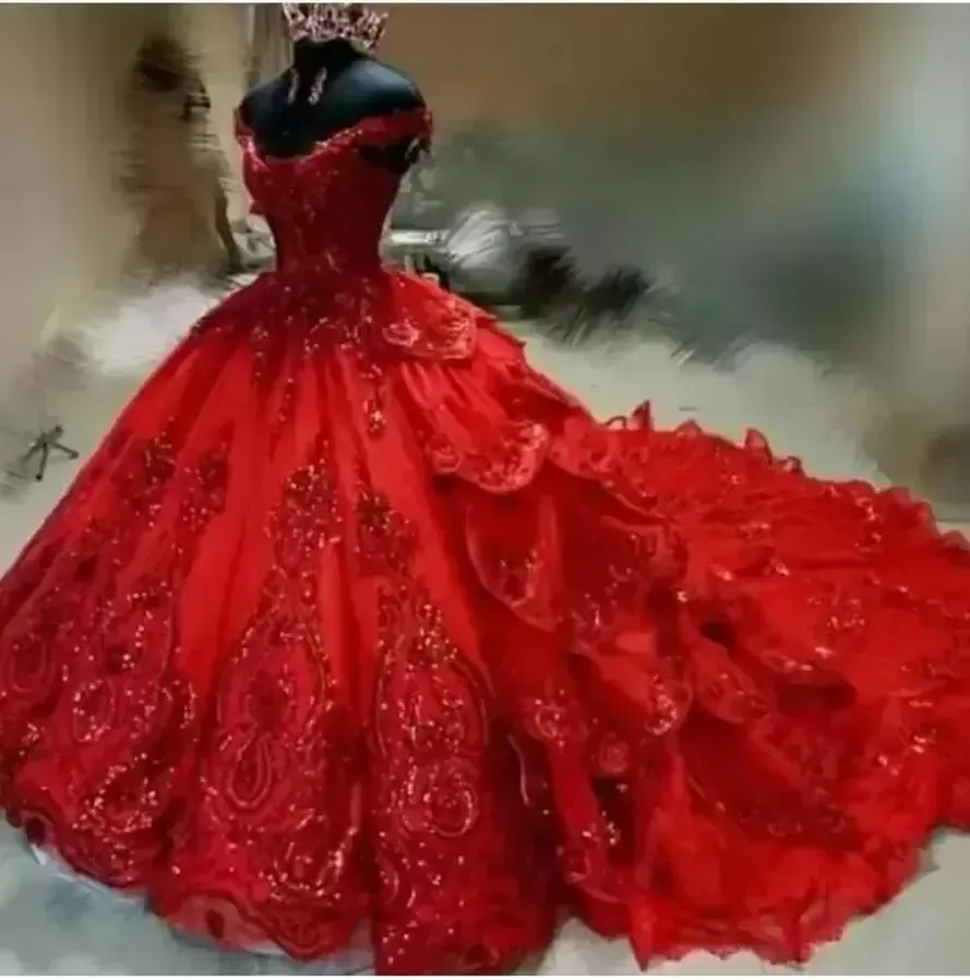 Sparkly Red Quinceanera 드레스 어깨에서 드레스 푹신한 계층화 된 치마 달콤한 16 드레스 스팽글 아플리케 구슬 멍청이 DE 15 anos BC10340