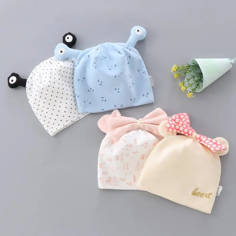 CAPS HATS Född Cotton Autumn Winter Warme Beanies för Baby Boys Söta bågar Girls Hat Year Gifts Kids Accessories Caps