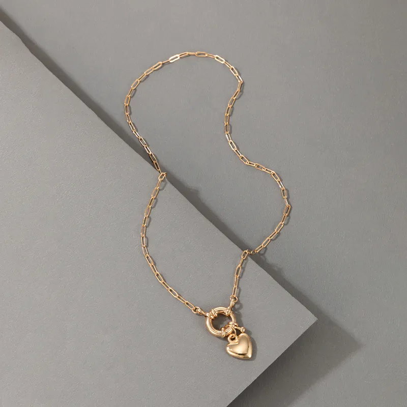 2022 Virgy Heart Pendant Necklace for Women Charms Gold Color Alloy Metal Chain Choker Bröllopsmycken Tillbehör