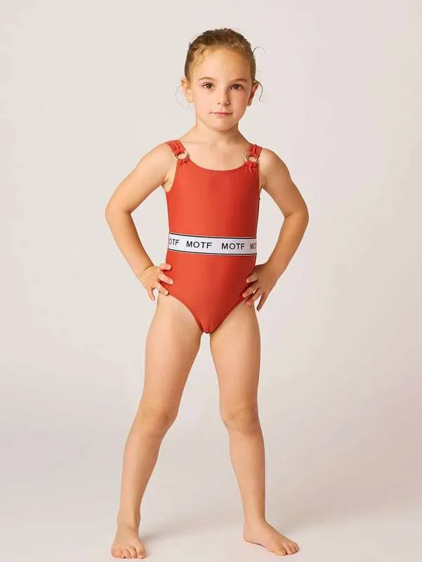 طفل فتيات الشريط ملابس السباحة هي