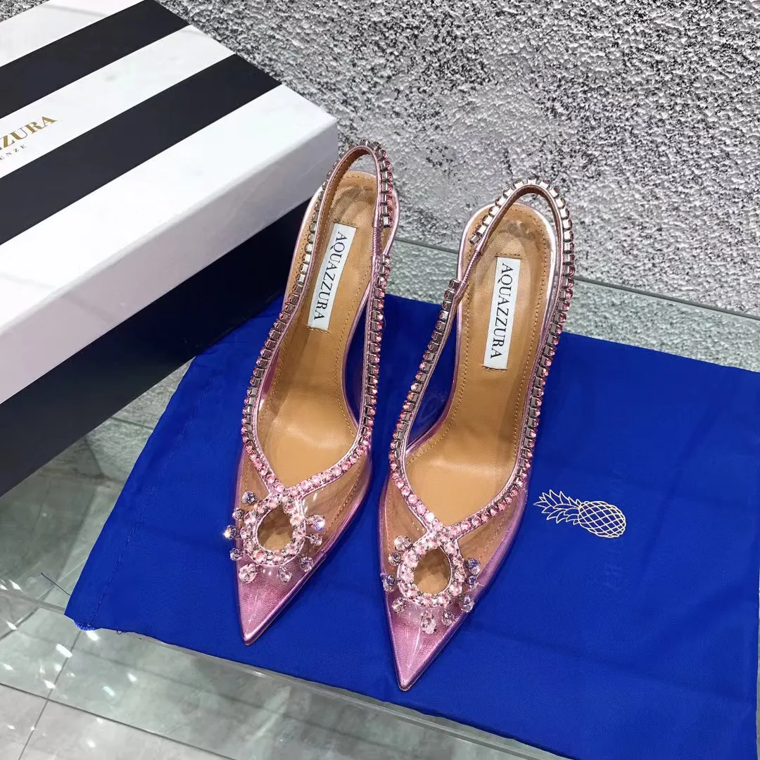 Aquazzura 最高品質デザイナーヒールレディースサンダルヒールクリスタバックルパーティーウェディングドレスシューズヒールセクシーなバックストラップ 100% レザーソールサンダル 35-42