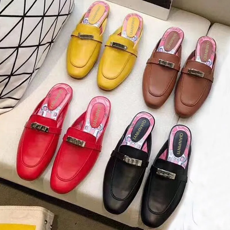 2022 Summer Beach Slippers مصمم كلاسيكي سيدة Lazy Flat Flat Baotou Flop Flops 100 ٪ شرائح جلدية من جلد الغزال